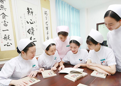 重庆医药经贸卫生学校收费如何、学费贵不贵