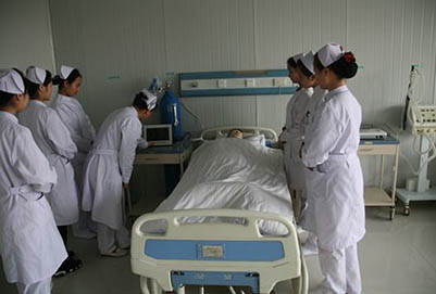 成都卫生学校的护理专业的就业前景如何