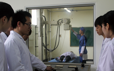 成都卫生学校的护理专业是不是只能当护士