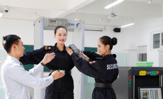 成都航空旅游职业学校招生办电话多少