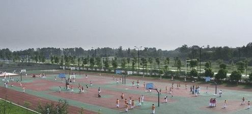 成都经济技术学校2019年学费多少