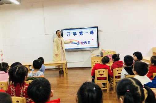 读职高女生学幼师好吗 成都洞子口职高招生