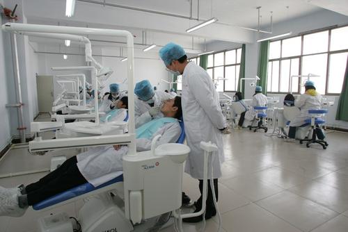 2019年重庆市卫生技工学校专业有哪些?