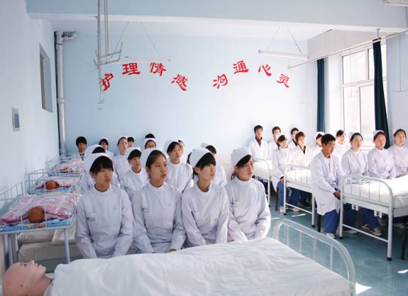 重庆大专卫校分享作为一名护士应该具有哪些素质