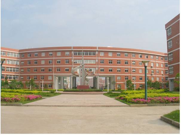 成都市庄园机电职业技术学校2019年招生专业