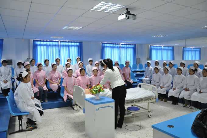 2019年报读贵阳市卫生学校收费情况怎么样,贵不贵?