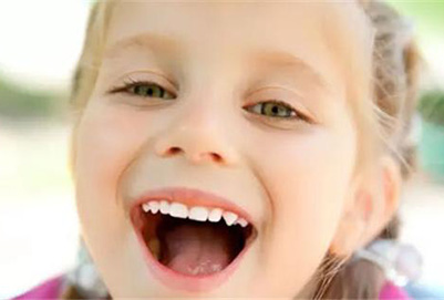 昆明卫校的口腔医学专业好学吗？就业方向有哪些？