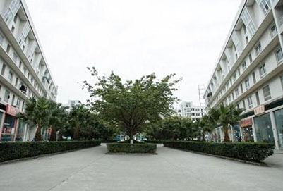 四川省大学附属华西卫校天府校区寝室宿舍条件与学校食堂环境图片