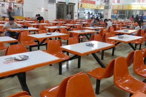 重庆市机械电子技师学院宿舍条件、食堂环境