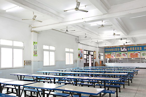 重庆市南丁卫生学校食堂情况