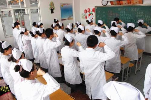 四川护理专业学生当护士需要拥有的哪些优点,四川省成都市卫校