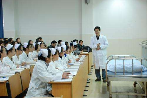 贵州省护理学校排名前四的学校是哪些？