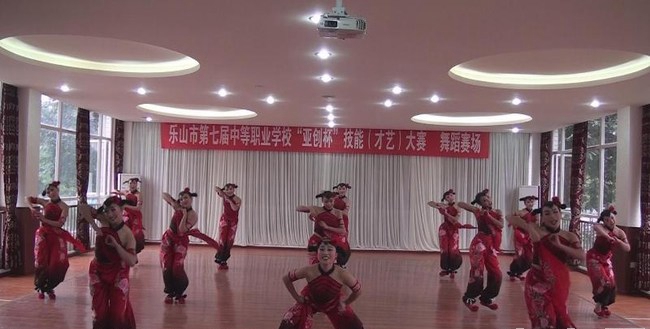 乐山市计算机学校幼师专业第七届技能大赛一等奖“妞啊扭”