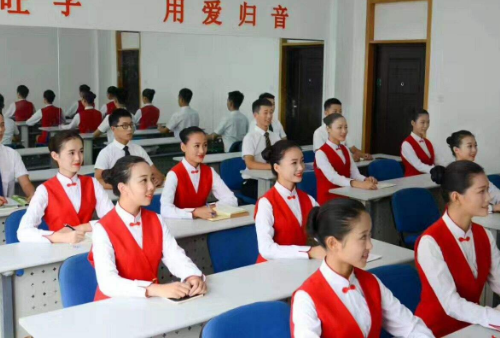 考不上高中、大学到贵阳市高铁学校怎么样?