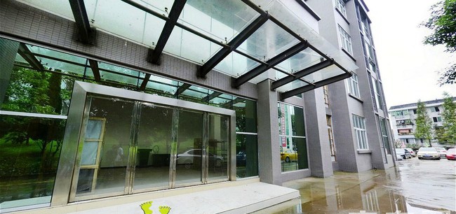 自贡市旅游职业高级中学实验楼外