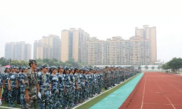 四川省商务学校新生军训2