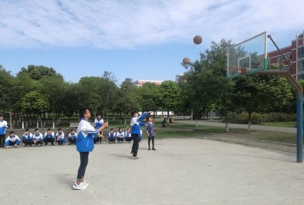 四川托普计算机职业学校技能大赛2投篮比赛