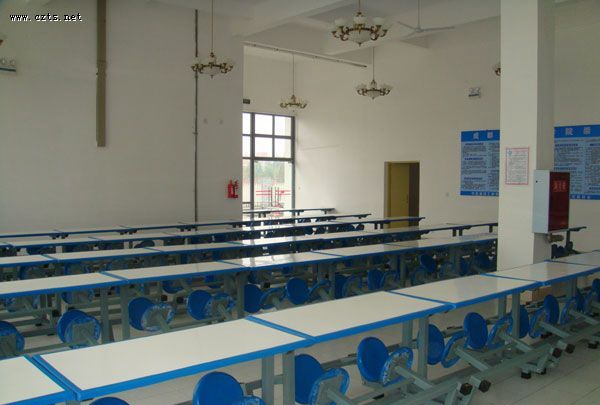 崇州职业教育培训中心学校食堂