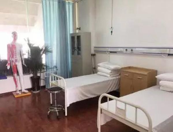 成都科华职业技术学校实训室4