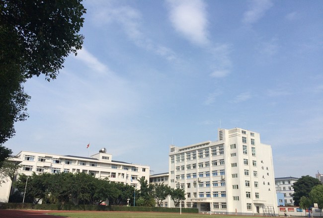 四川理工技师学院教学楼和实验楼