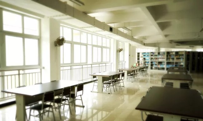 四川省宜宾卫生学校图书室