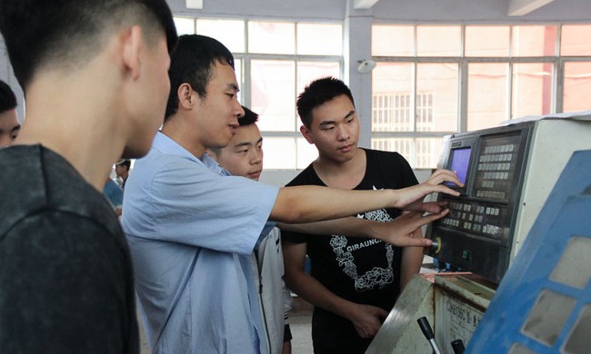 四川省电子商务学校（四川省粮食经济学校）数控加工实训