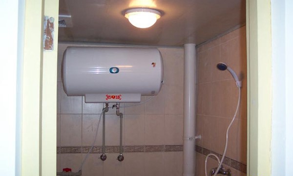 内江铁路机械学校内江校区学生寝室热水器