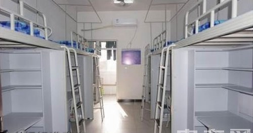 泸州市职业技术学校6人间标准寝室