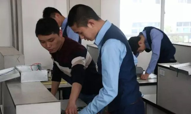 四川省绵阳职业技术学校电子技术基础课