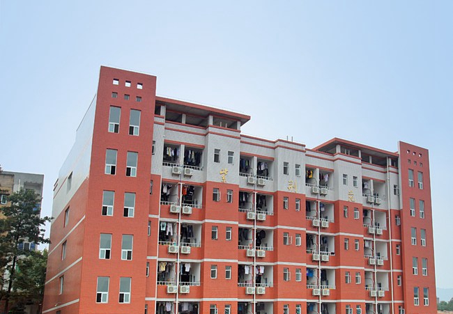 泸县建筑职业中专学校(泸州建筑职业技术学校)新建男生公寓