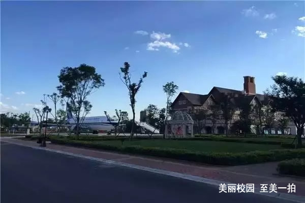 四川西南航空专修学院美丽校园图片