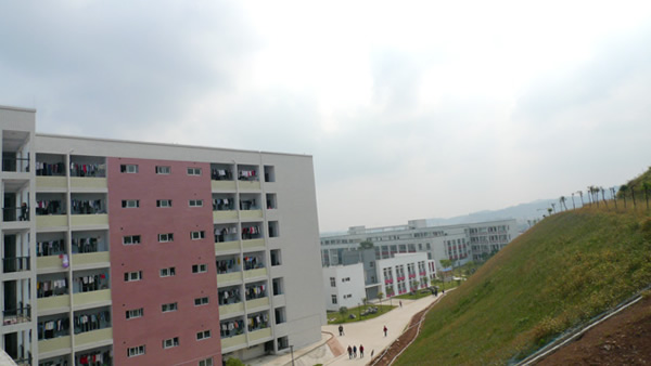 南充技师学院寝室图片、宿舍条件