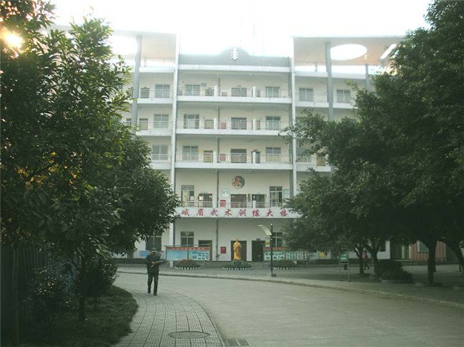 峨眉山市职业技术学校图片、照片