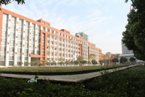 四川省阆中东南航空职业学校图片、照片