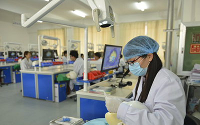 报读重庆医护学校涉外护理专业如何可以出国