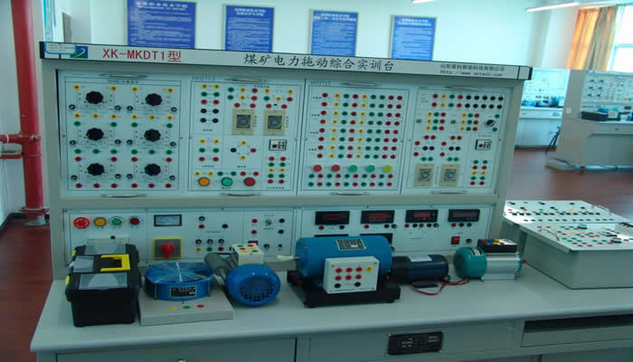 贵州省职业技术学院课堂图片展示