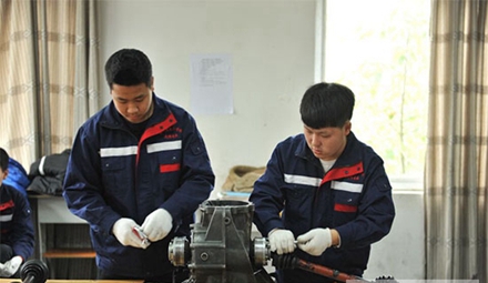 2020年四川省商务学校汽车运用与维修专业招生简介