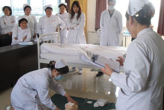 四川省护理专业专科学校有哪些?