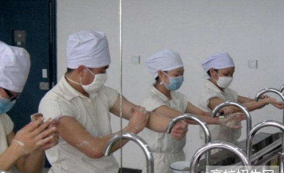 成都铁路卫生学校
