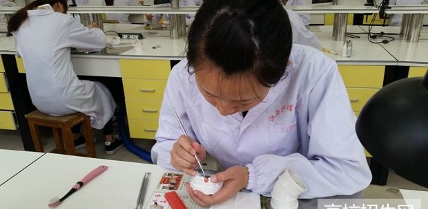 重庆市哪所大专学校的口腔专业比较好