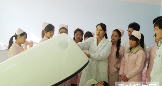 重庆市哪里有医学影像专业学校招生，有几个