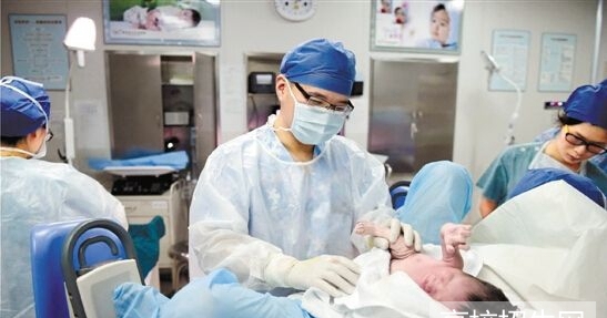 贵州省男生可以读助产专业大专学校吗