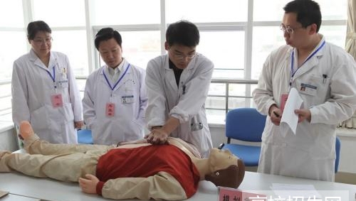 贵州省男生可以读临床医学专业大专学校吗