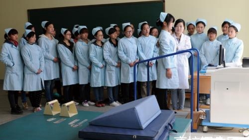 重庆市康复治疗专业专科学校怎么报名