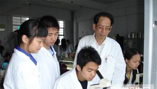 重庆市医学检验专业专科学校怎么报名