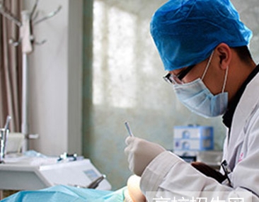 重庆市学口腔专业选择哪个学校