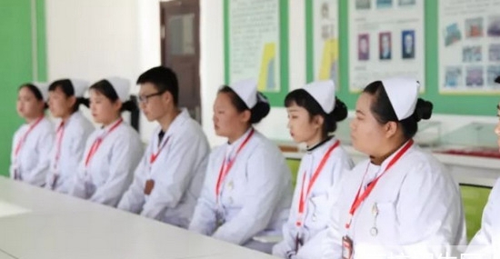 在贵州省读护理专业一年学费和生活费要多少