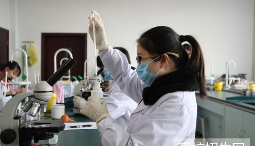 重庆市哪个医学检验专业学校好及录取分数线