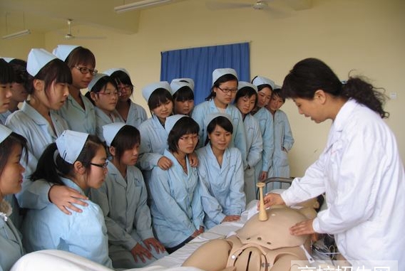 贵州省女生读助产专业好吗？好就业吗