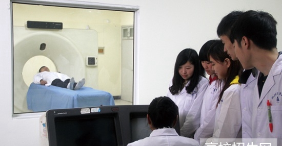 重庆市女生读医学影像专业好吗？好就业吗